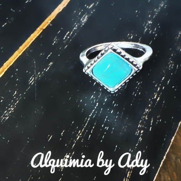 Turquoise silver ring/southwestern - Picture 1 of 6